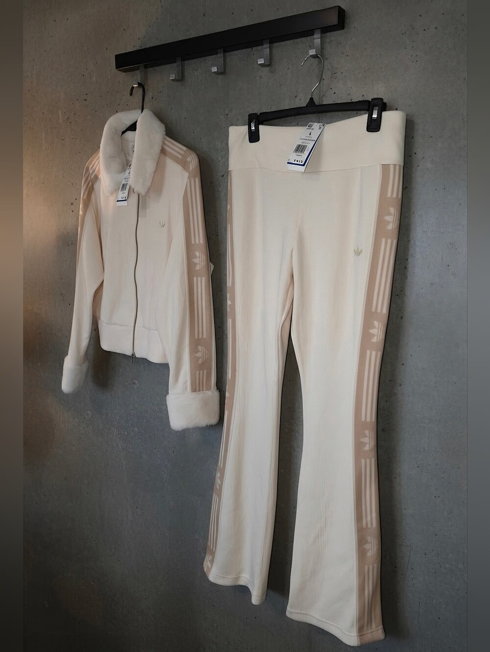 NWT Adidas Originals Ski Chic Rib Track Jacket & Flared Leggings | L - Picture 2 of 5